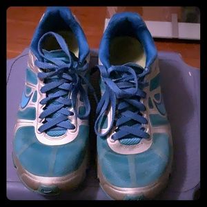 Nike Shox’s size 8